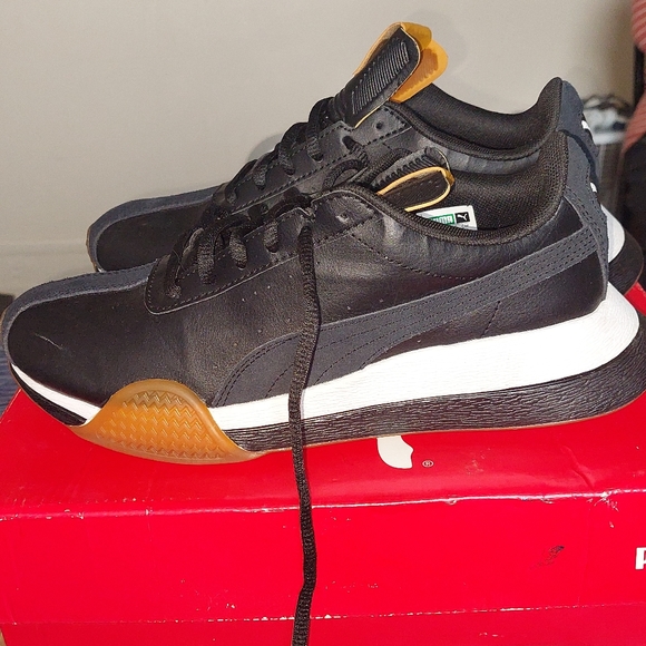 Puma Shoes - Picture 4 of 4